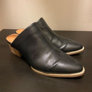 Black heeled Mules